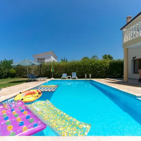 Villa Tsikkos Pende *