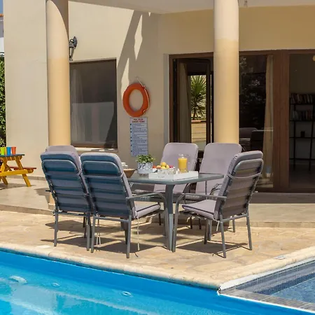 Tsikkos Pende Villa Argaka