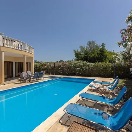 Villa Tsikkos Pende Argaka