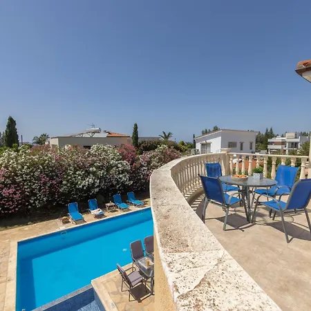 Tsikkos Pende Villa *