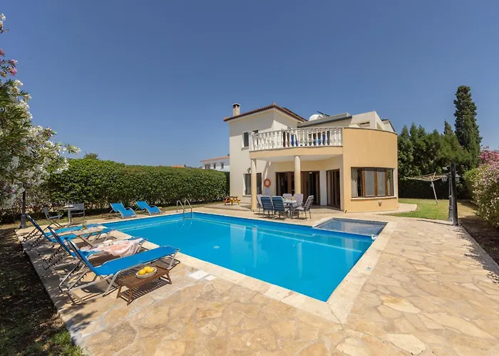 فيلة Tsikkos Pende *