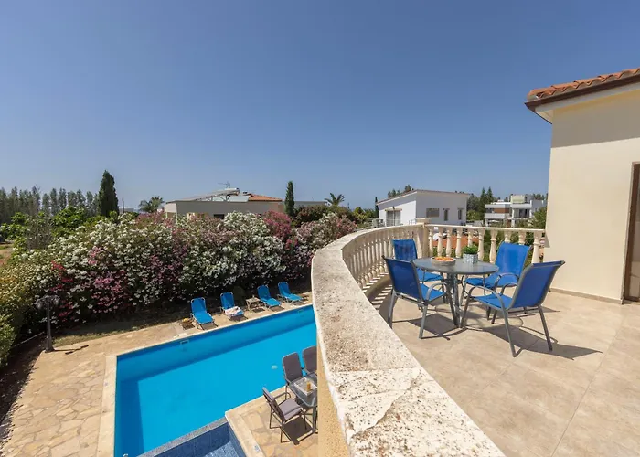 Tsikkos Pende Villa *